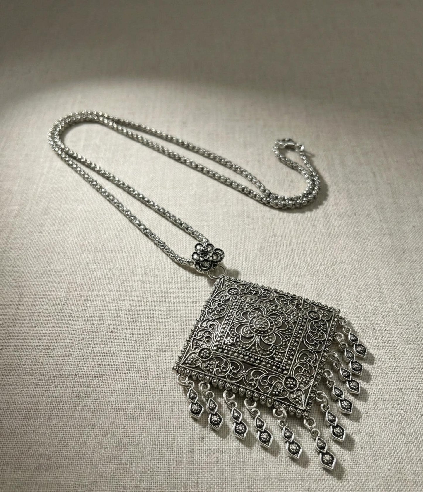 Traditional Ethnic Necklace with Intricate Filigree Pendant