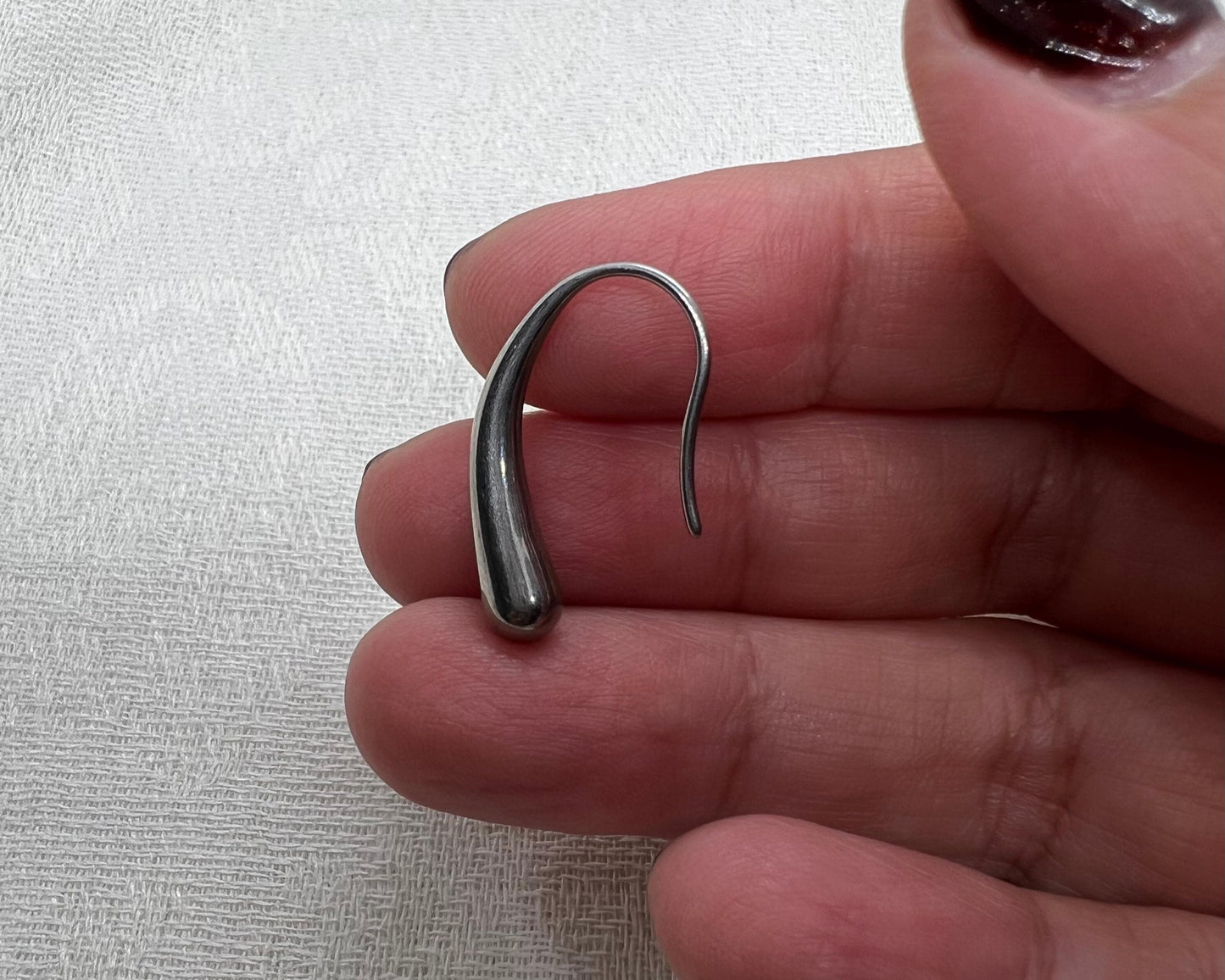 Liquid Curve Drop Earrings