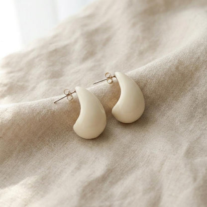 Cream Teardrop Stud Earrings