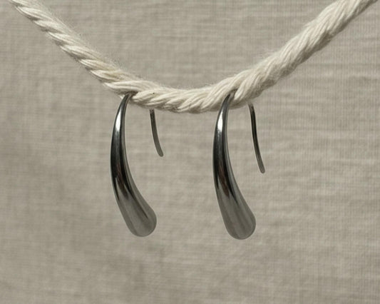 Liquid Curve Drop Earrings