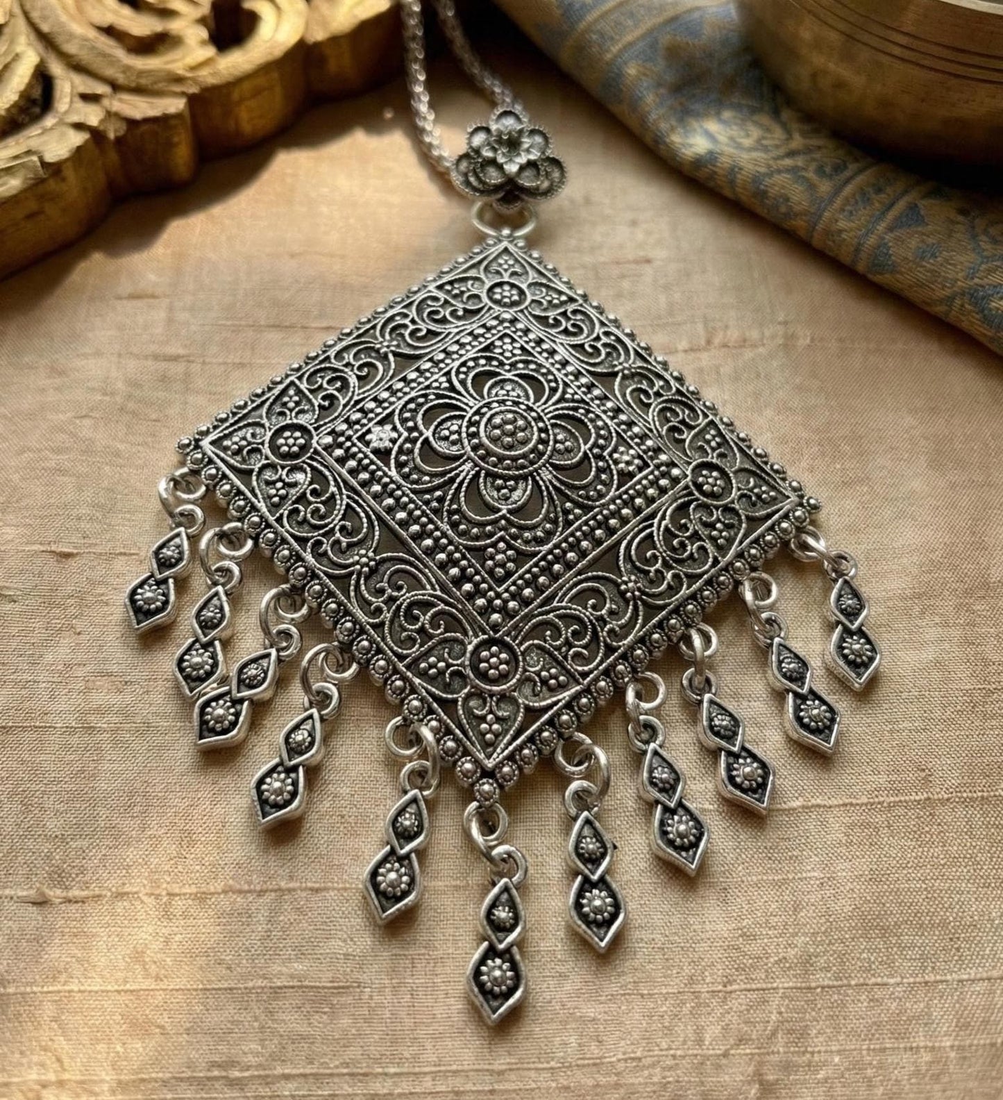 Traditional Ethnic Necklace with Intricate Filigree Pendant