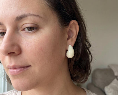 Cream Teardrop Stud Earrings