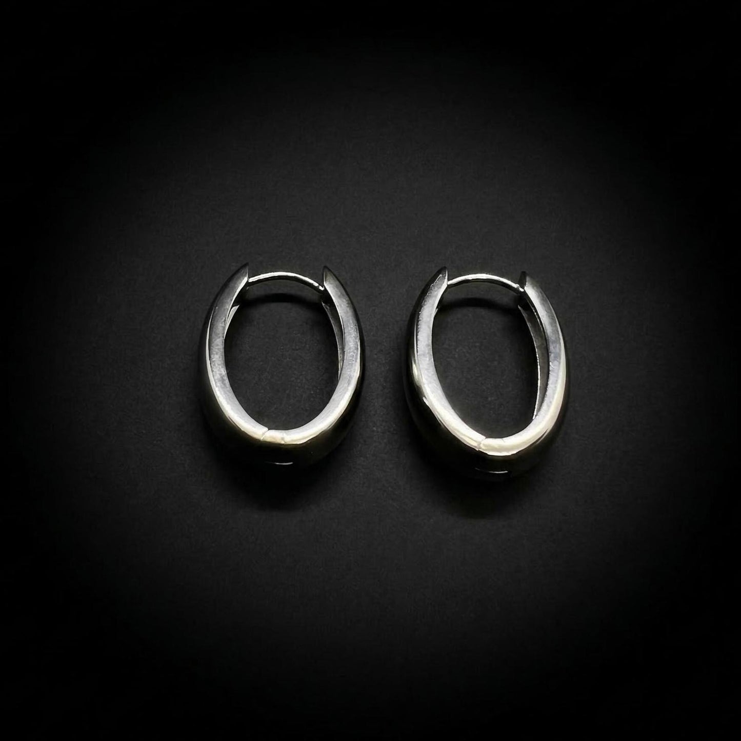 Oval Huggie Hoop Earrings – 15mm Minimalist Stainless Steel Hoops