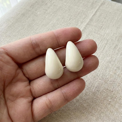 Cream Teardrop Stud Earrings