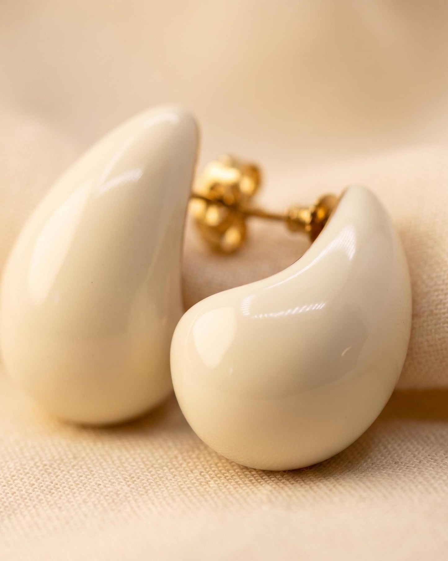 Cream Teardrop Stud Earrings