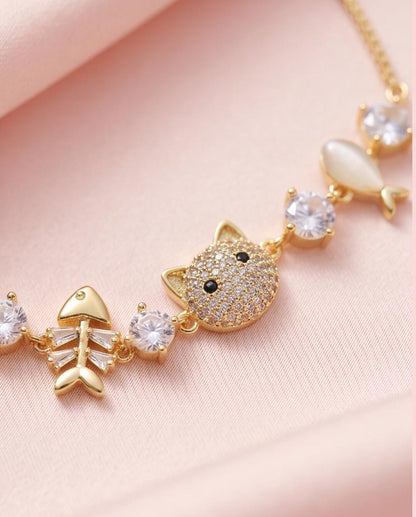 Silver kitty cat bracelet detail