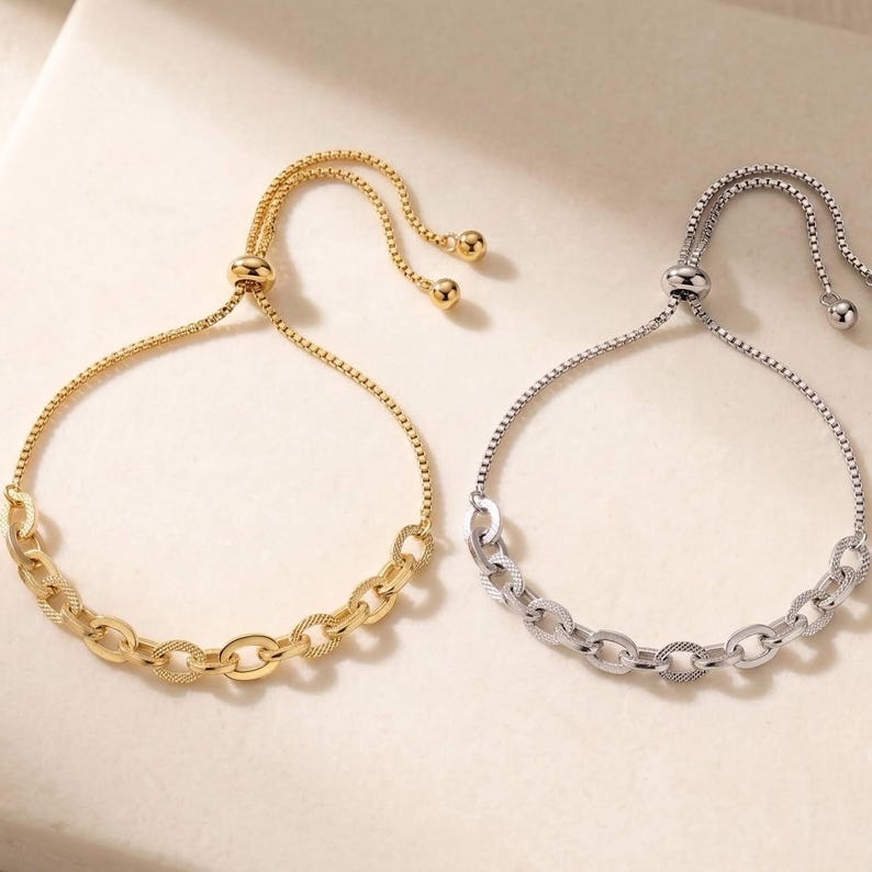 Adjustable Chain Bracelet lifestyle - VEESA BY N