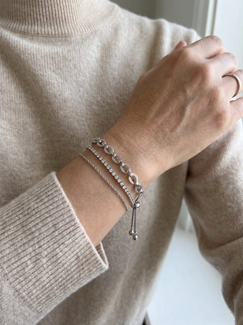 Adjustable Chain Bracelet close up - VEESA BY N