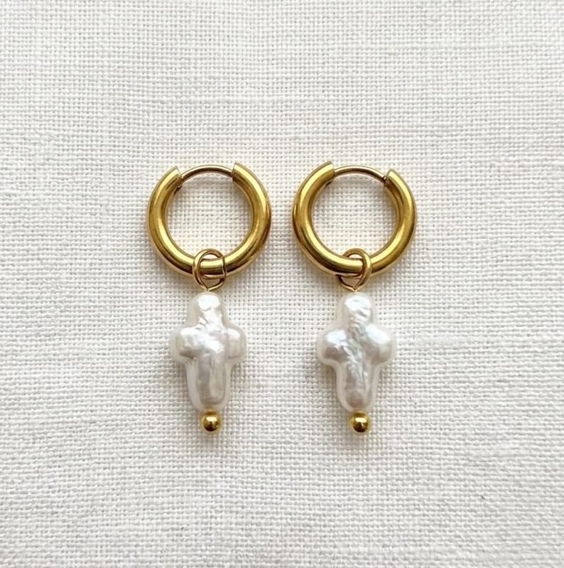 Baroque Freshwater Pearl earrings detail 10