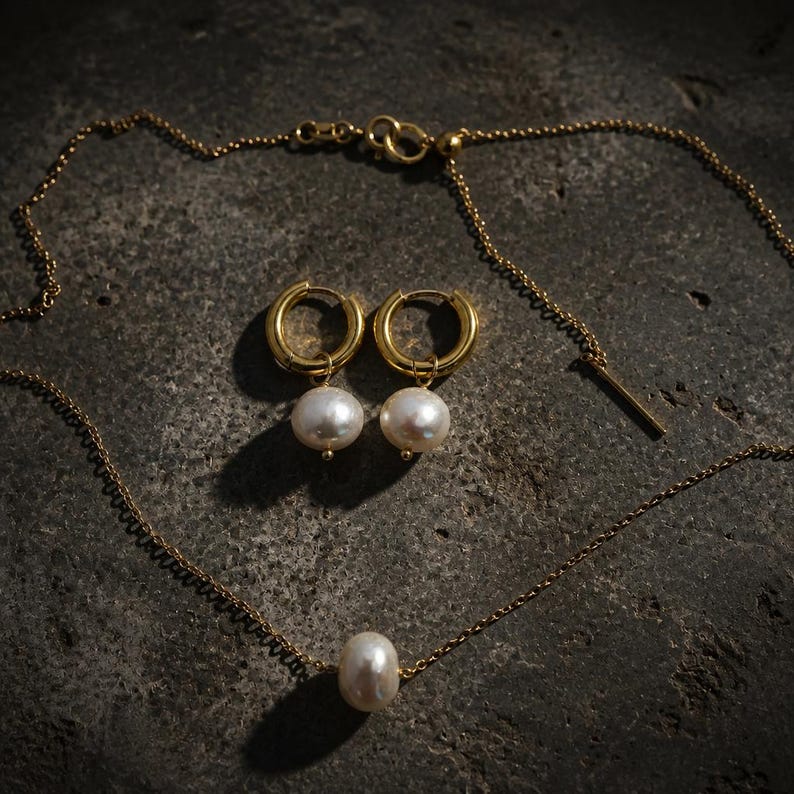 Freshwater Pearl Necklace and Earrings Set detail 20