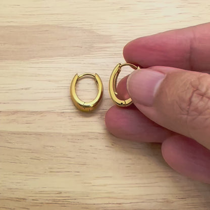 Oval Huggie Hoop Earrings – 13mm Minimalist Stainless Steel Hoops