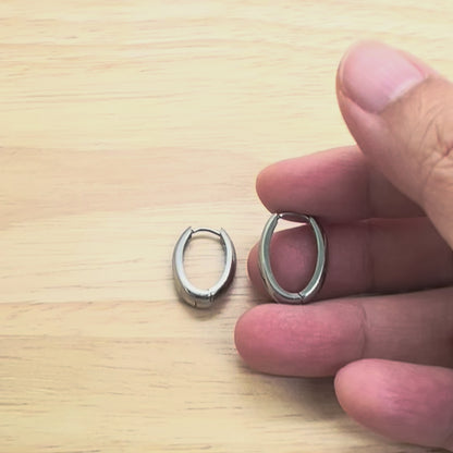 Oval Huggie Hoop Earrings – 15mm Minimalist Stainless Steel Hoops