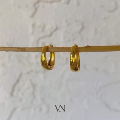 Gold Oval 15mm Huggie Hoop Earrings